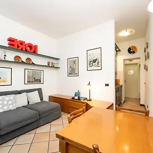https://casemi-mercato-16-sx-in-full-city-center.it-lombardy.com